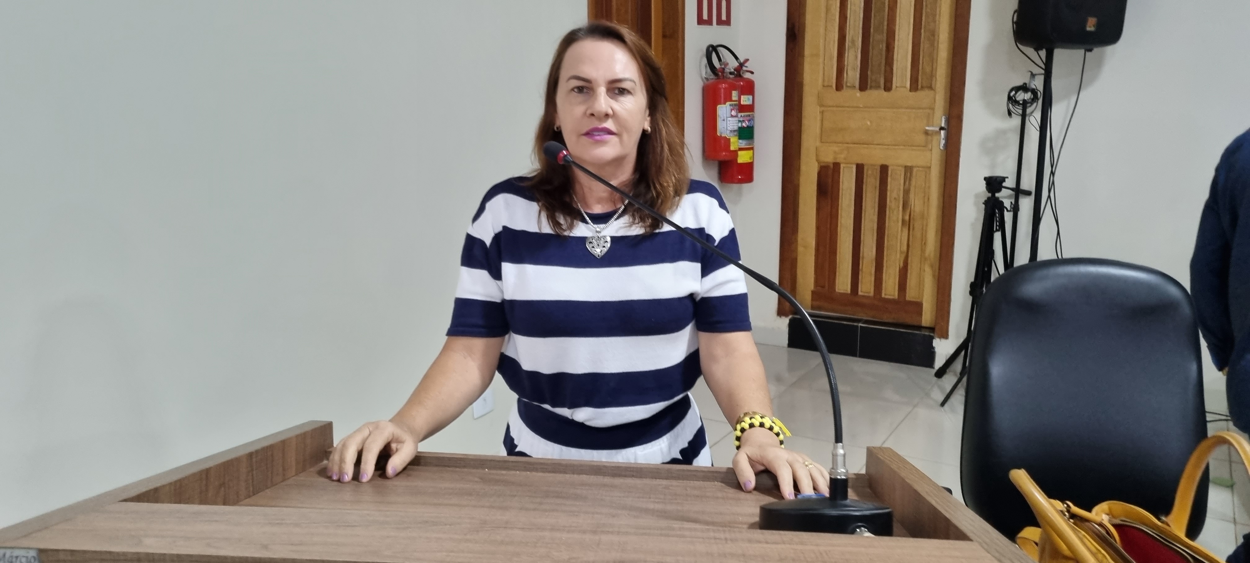 Vereadora Maria Isabel pede contratação de mais um técnico em radiologia para atender demanda de raio-x no município