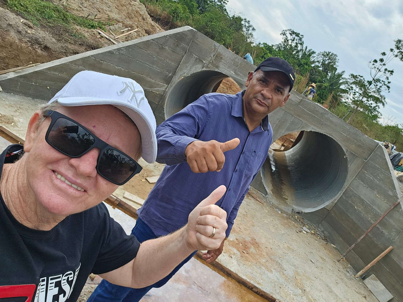 Vereadores Portelinha e Canu acompanham obras de construção de nova ponte na comunidade Recanto Alegre