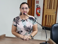 Vereadora Geane faz indicação e pede reforma da pista de dança do salão dos idosos de Nova Guarita